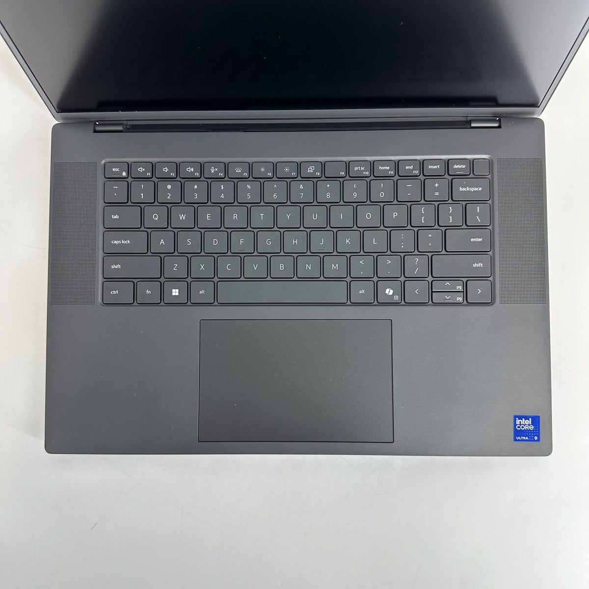 Dell Precision 5690 16 Gray 2.5 GHz Intel Core Ultra 9 64GB RAM 2TB Solid State Drive NVIDIA RTX 5000 Ada 16 GB