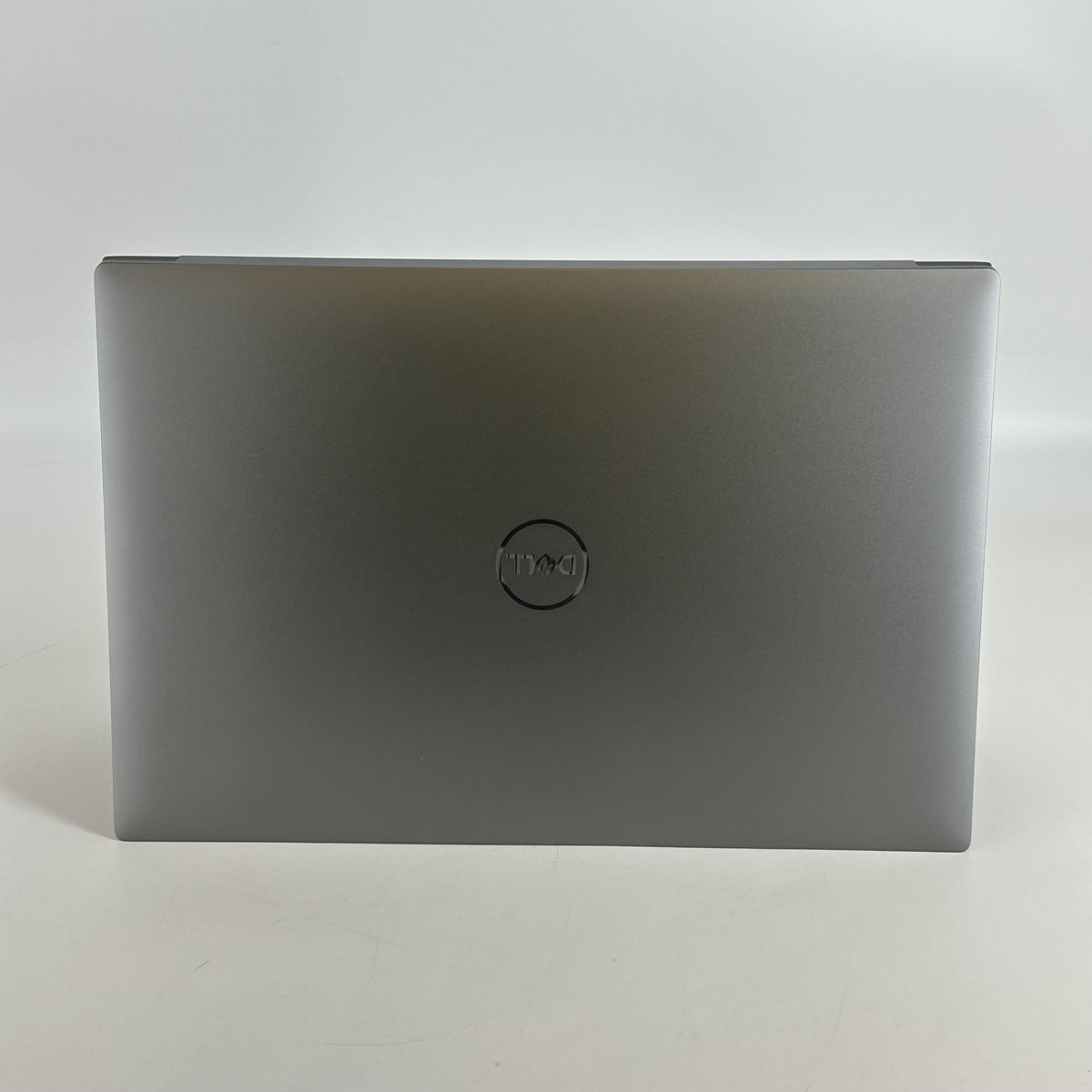Dell Precision 5690 16 Gray 2.5 GHz Intel Core Ultra 9 64GB RAM 2TB Solid State Drive NVIDIA RTX 5000 Ada 16 GB