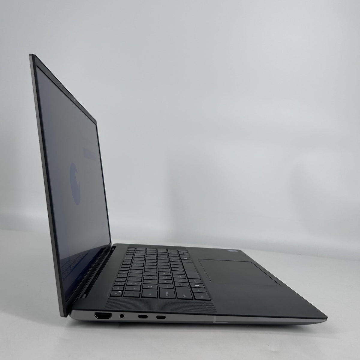 Dell Precision 5690 16 Gray 2.5 GHz Intel Core Ultra 9 64GB RAM 1TB Solid State Drive NVIDIA RTX 4000 Ada 12 GB