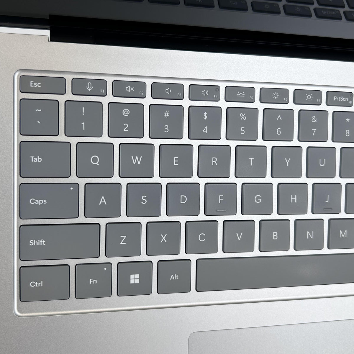 Microsoft Surface Laptop Studio 2 14.4 Silver 2.9 GHz Intel Core i7 13th Gen. 64GB RAM 1TB Solid State Drive NVIDIA GeForce RTX 4060 8 GB