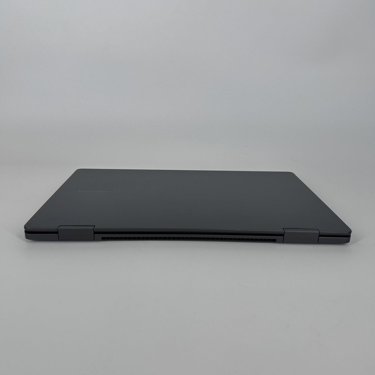 Samsung Galaxy Book2 360 13.3 Graphite WiFi 1.3 GHz Intel Core i5 12th Gen. 8GB RAM 256GB Solid State Drive