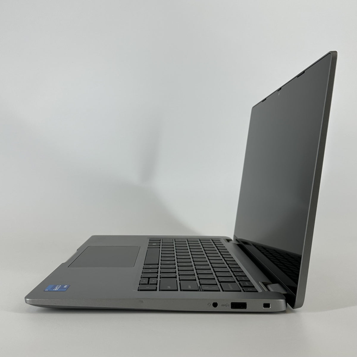 Dell Latitude 3340 13.3 Gray 1.3 GHz Intel Core i5 13th Gen. 8GB RAM 256GB Solid State Drive