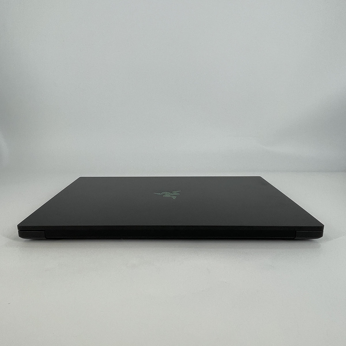 Razer Blade 18 2024 Black 2.2 GHz Intel Core i9 14th Gen. 32GB RAM 2TB Solid State Drive NVIDIA GeForce RTX 4090 16 GB