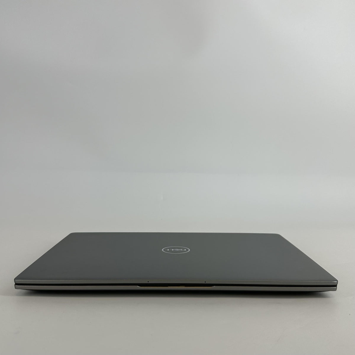 Dell Latitude 7440 14 Gray 1.9 GHz Intel Core i7 13th Gen. 32GB RAM 256GB Solid State Drive