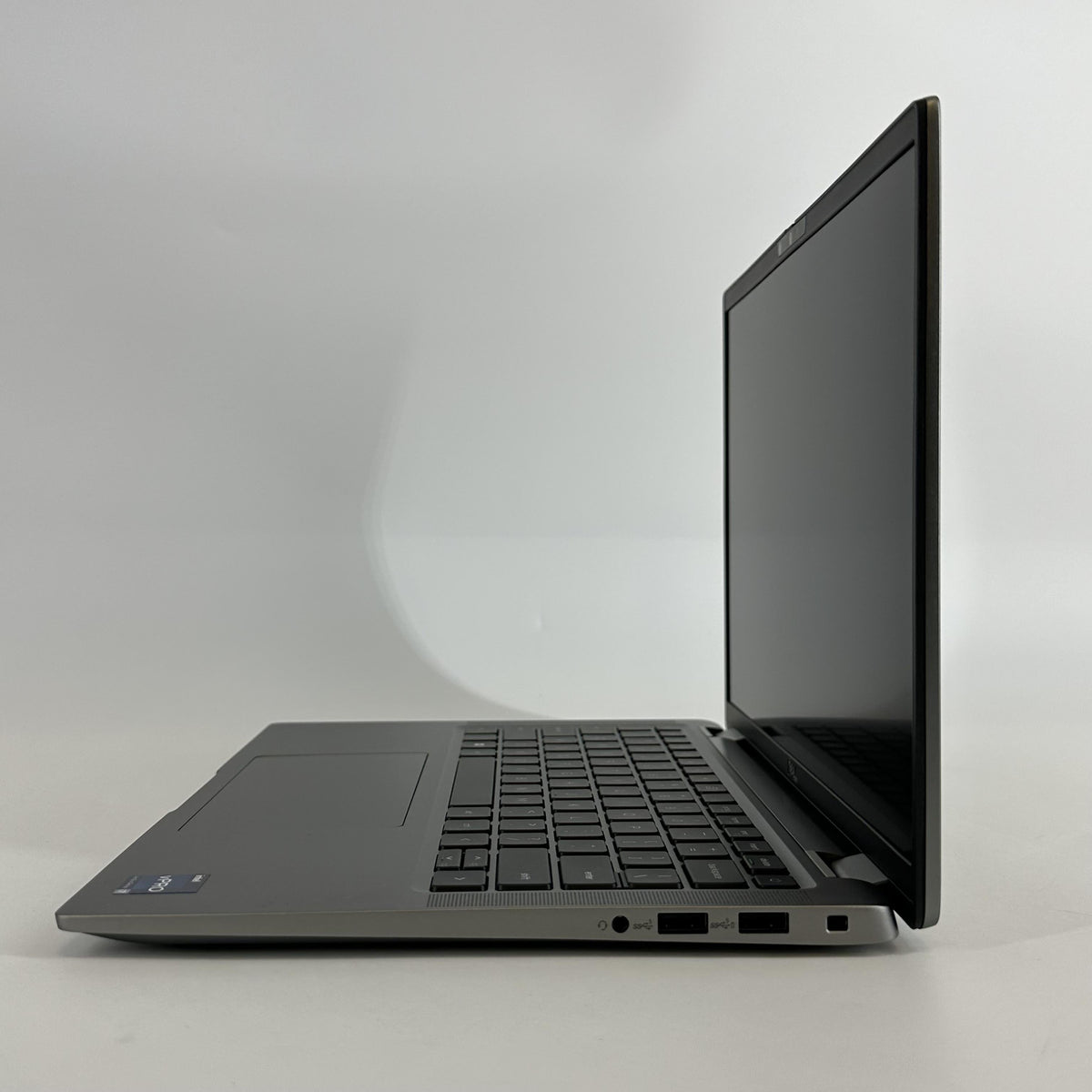 Dell Latitude 7440 14 Gray 1.9 GHz Intel Core i7 13th Gen. 32GB RAM 256GB Solid State Drive