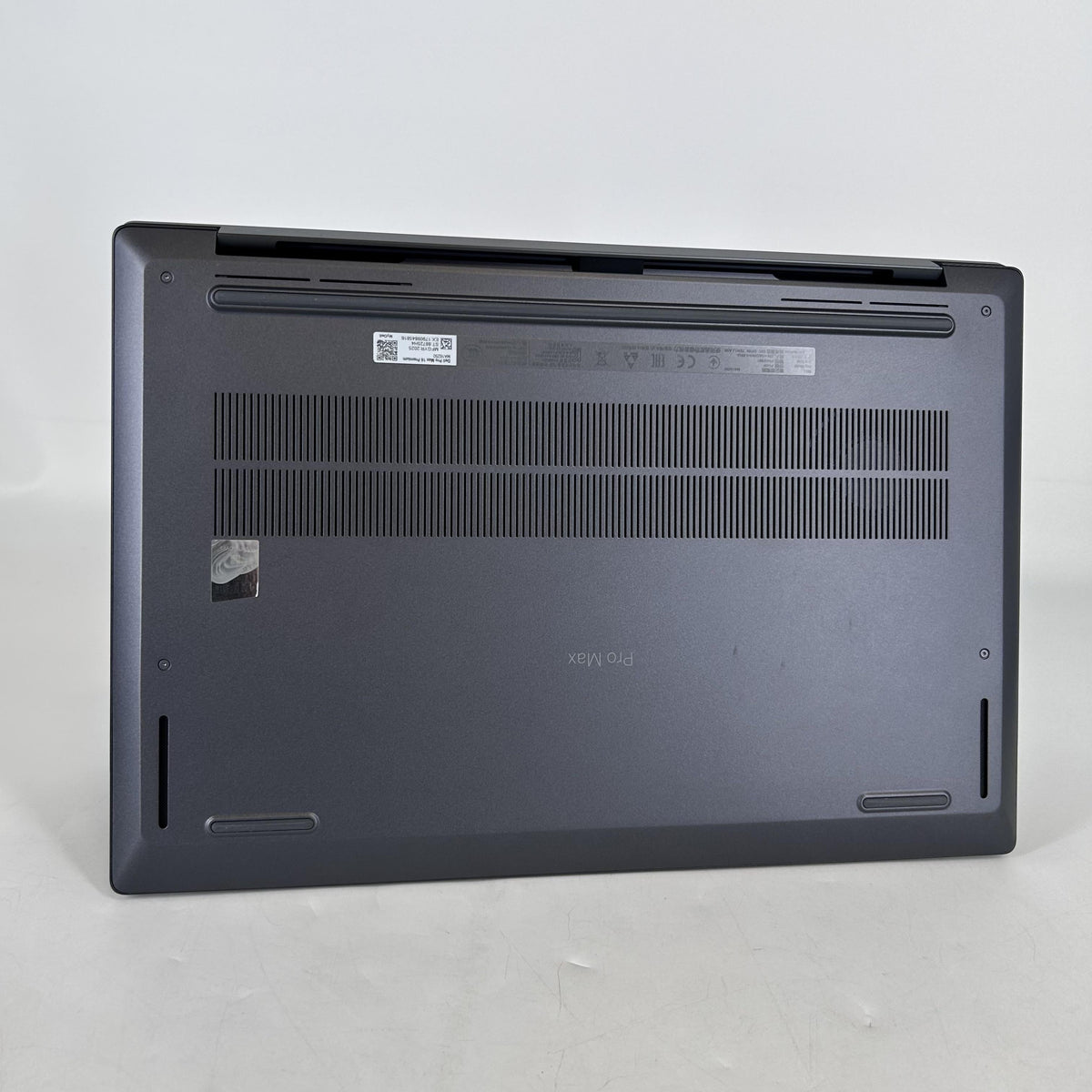 Dell Pro Max 16 Premium MA16250 Magnetite 2.2 GHz Intel Core Ultra 7 Series 2 32GB RAM 1TB Solid State Drive NVIDIA RTX PRO 2000 Blackwell 8 GB