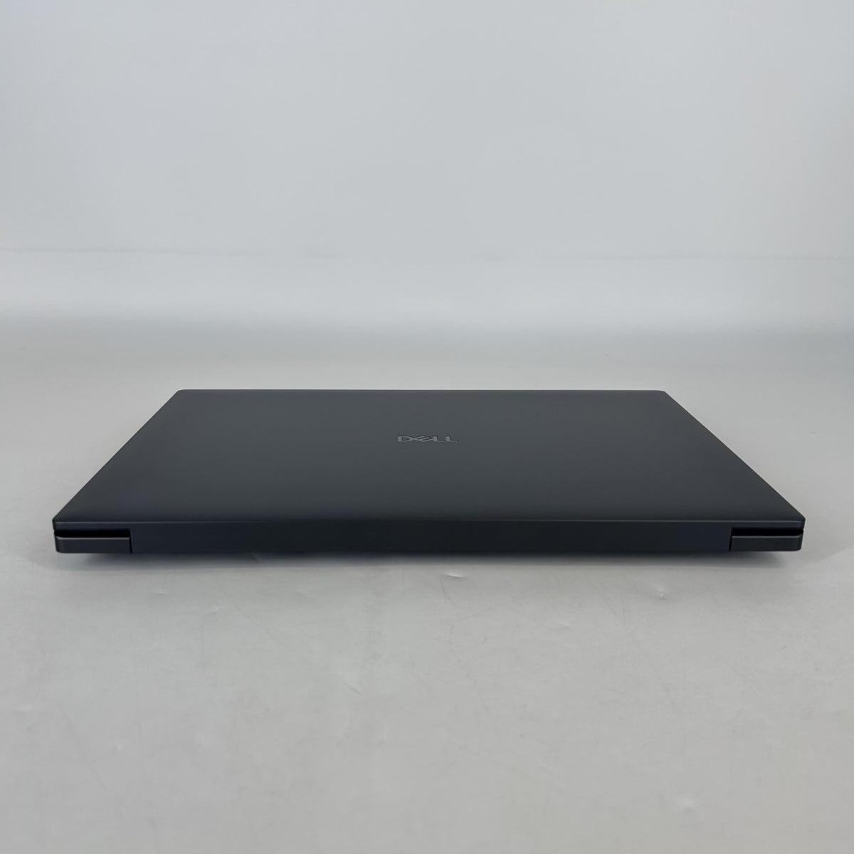 Dell Pro Max 16 Premium MA16250 Magnetite 2.2 GHz Intel Core Ultra 7 Series 2 32GB RAM 1TB Solid State Drive NVIDIA RTX PRO 2000 Blackwell 8 GB