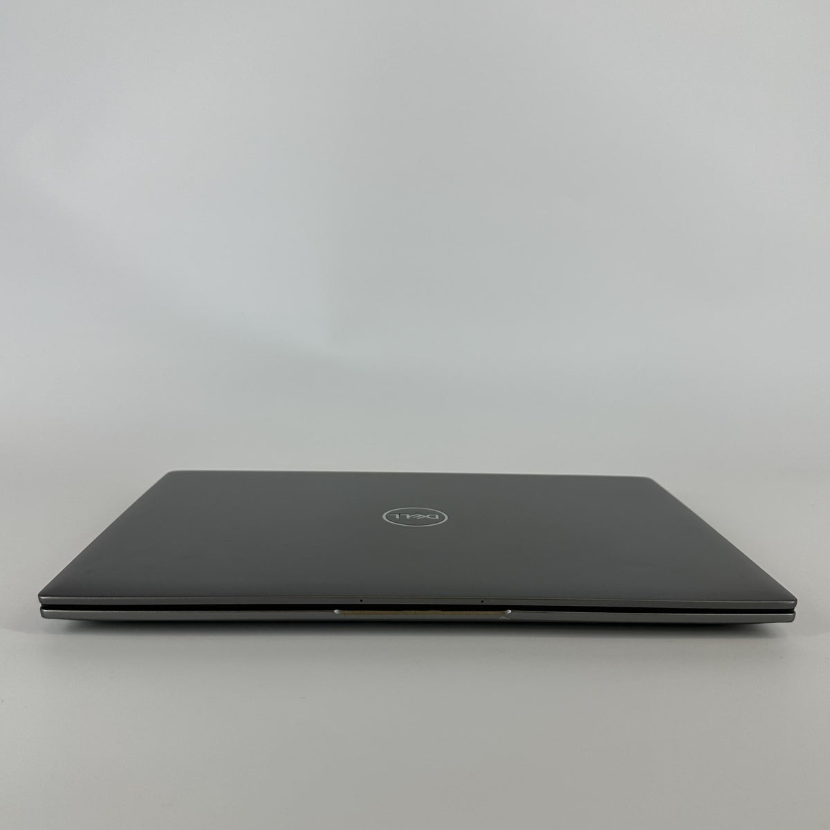 Dell Latitude 7450 14 Gray 2.1 GHz Intel Core Ultra 5 32GB RAM 512GB Solid State Drive