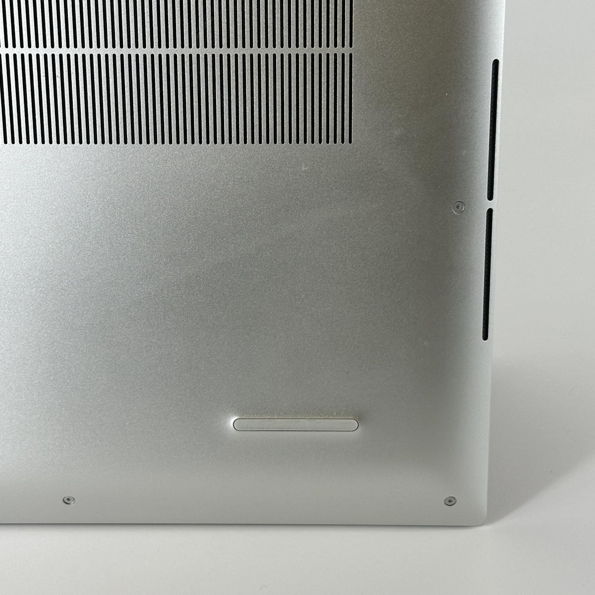 Dell XPS 17 9720 Silver 2.3 GHz Intel Core i7 12th Gen. 64GB RAM 2TB Solid State Drive NVIDIA GeForce RTX 3050 4 GB