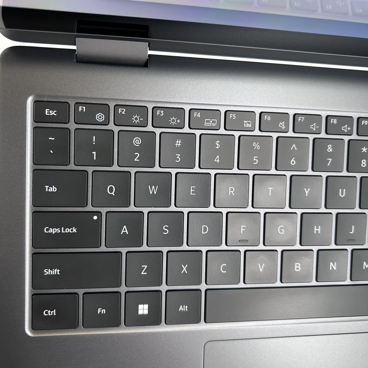 Samsung Galaxy Book3 360 15.6 Graphite 2.2 GHz Intel Core i7 13th Gen. 16GB RAM 1TB Solid State Drive