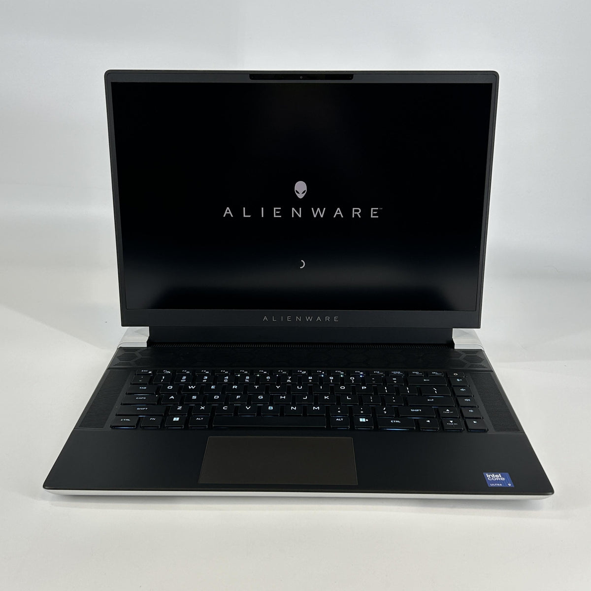 Dell Alienware X16 R2 Silver 2.3 GHz Intel Core Ultra 9 32GB RAM 1TB Solid State Drive NVIDIA GeForce RTX 4080 12 GB