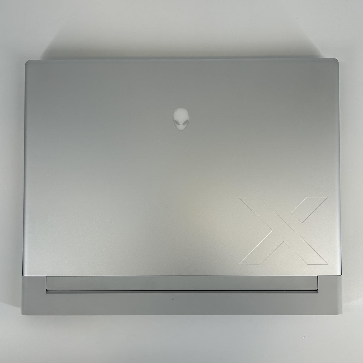Dell Alienware X16 R2 Silver 2.3 GHz Intel Core Ultra 9 32GB RAM 1TB Solid State Drive NVIDIA GeForce RTX 4080 12 GB