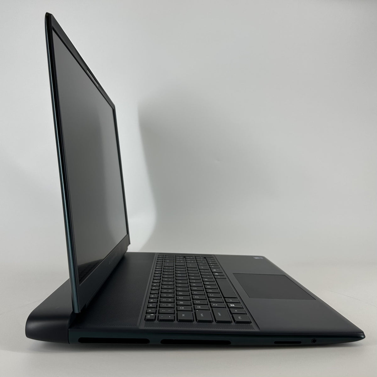 Dell Alienware 18 Area-51 Teal 2.7 GHz Intel Core Ultra 9 Series 2 64GB RAM 2TB Solid State Drive NVIDIA GeForce RTX 5080 16 GB