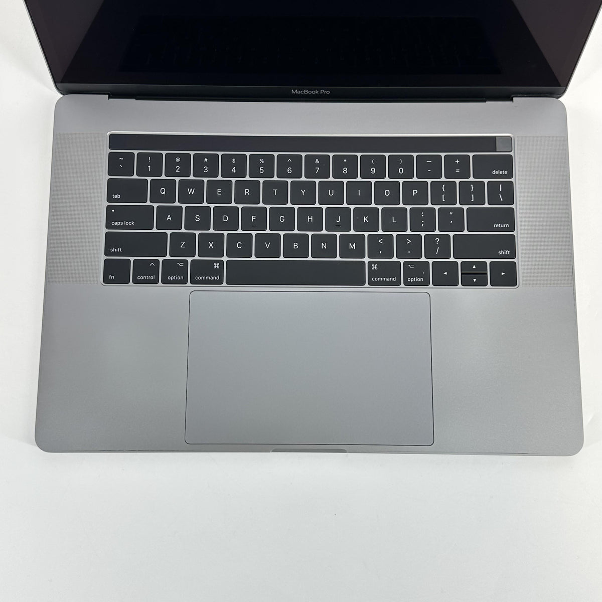 Apple MacBook Pro 15 Touch Bar 2017 Space Gray 2.9 GHz Intel Core i7 7th Gen. 16GB RAM 1TB Solid State Drive AMD Radeon Pro 560 4 GB