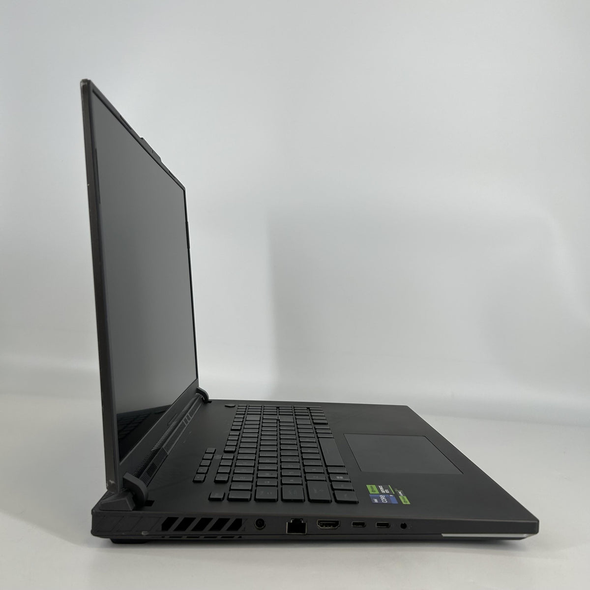 Asus ROG Strix G18 G814 18 Gray 2.2 GHz Intel Core i9 13th Gen. 16GB RAM 1TB Solid State Drive NVIDIA GeForce RTX 4080 12 GB