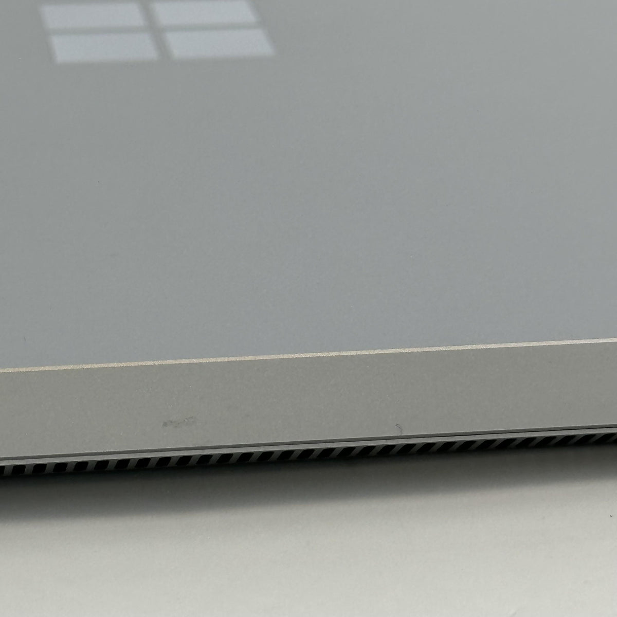 Microsoft Surface Laptop 6 15 Platinum 3.8 GHz Intel Core Ultra 7 32GB RAM 512GB Solid State Drive