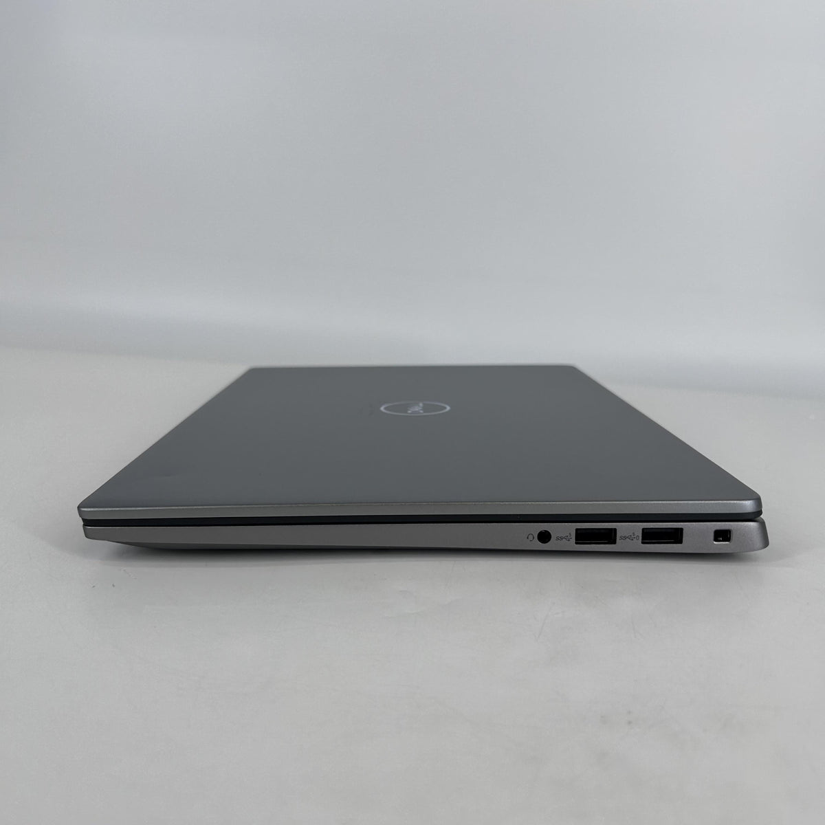 Dell Latitude 7440 14 Gray 1.9 GHz Intel Core i7 13th Gen. 32GB RAM 256GB Solid State Drive