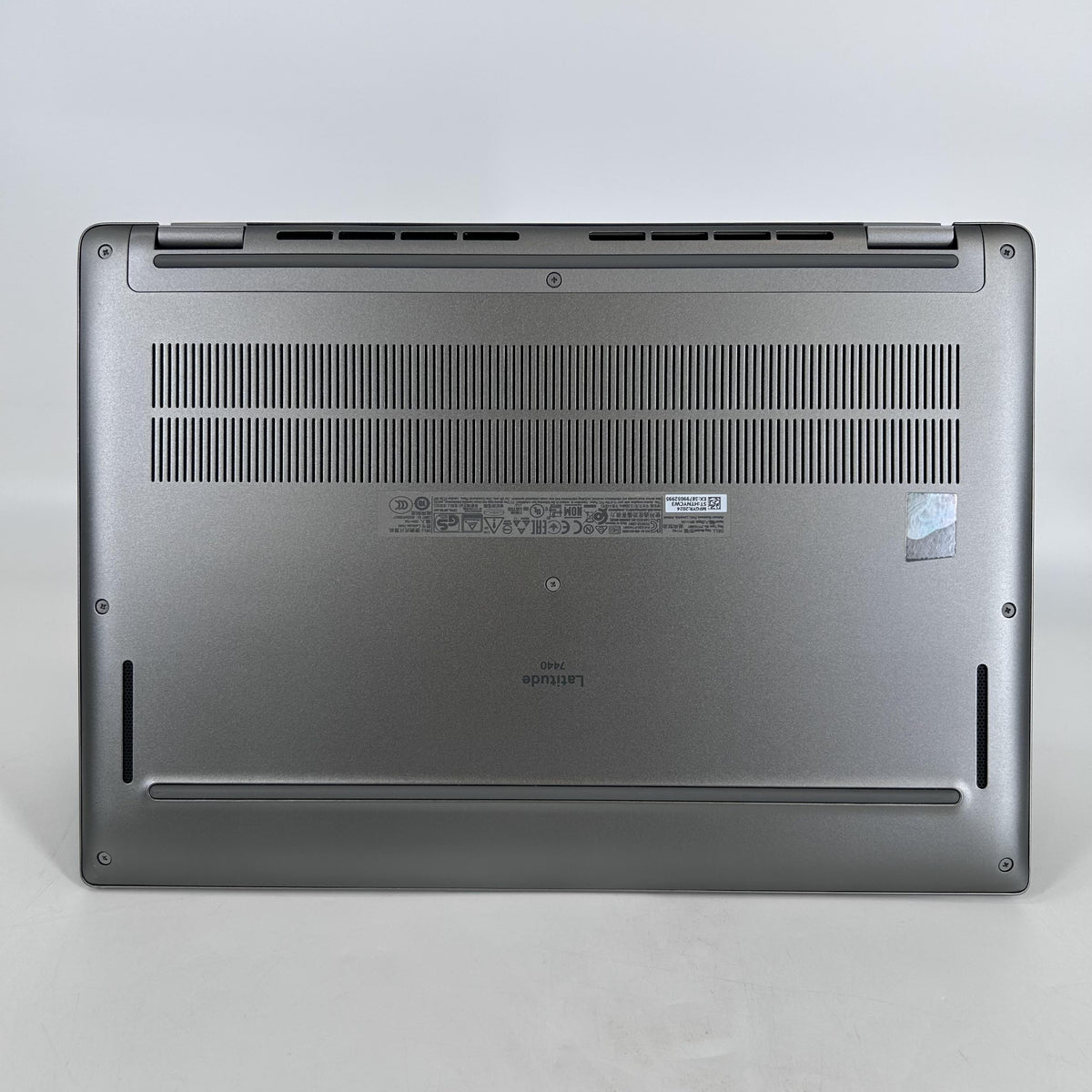 Dell Latitude 7440 14 Gray 1.9 GHz Intel Core i7 13th Gen. 32GB RAM 256GB Solid State Drive