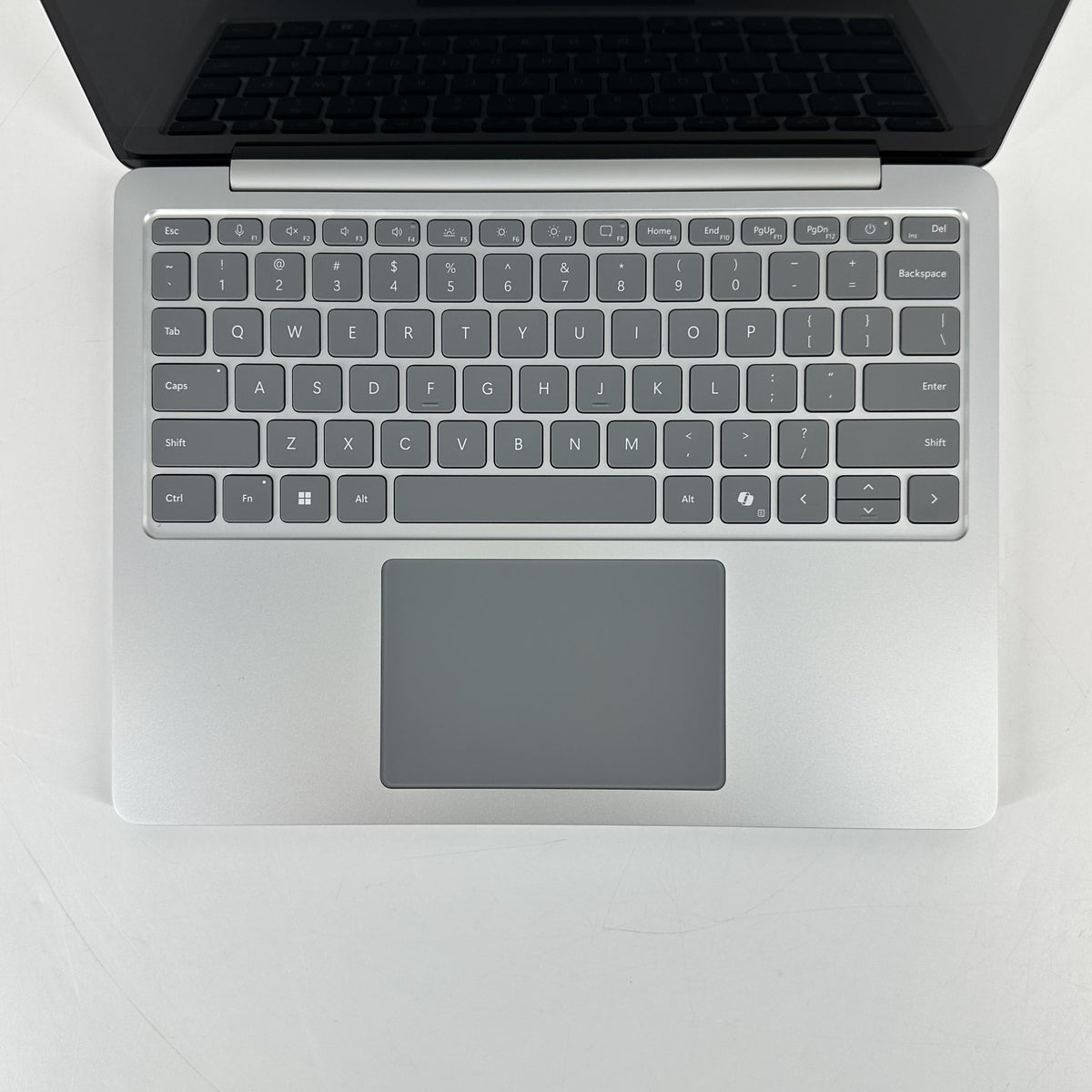 Microsoft Surface Laptop 13 Silver 3.3 GHz Qualcomm Snapdragon X Plus 16GB RAM 256GB UniversalFlashStorage