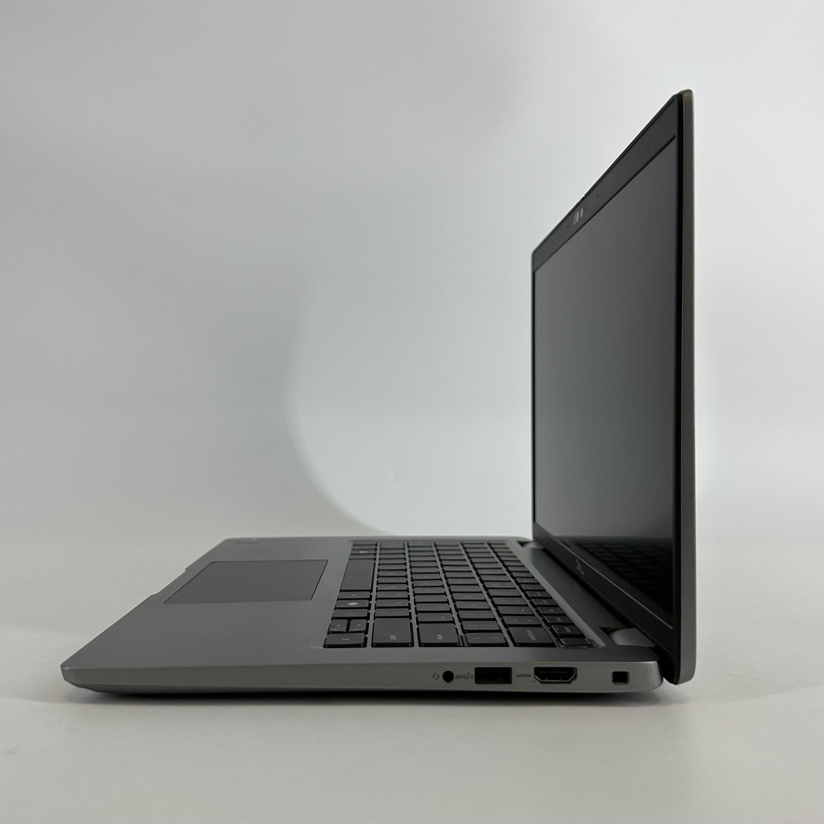 Dell Latitude 5450 14 Gray 1.6 GHz Intel Core Ultra 5 32GB RAM 512GB Solid State Drive