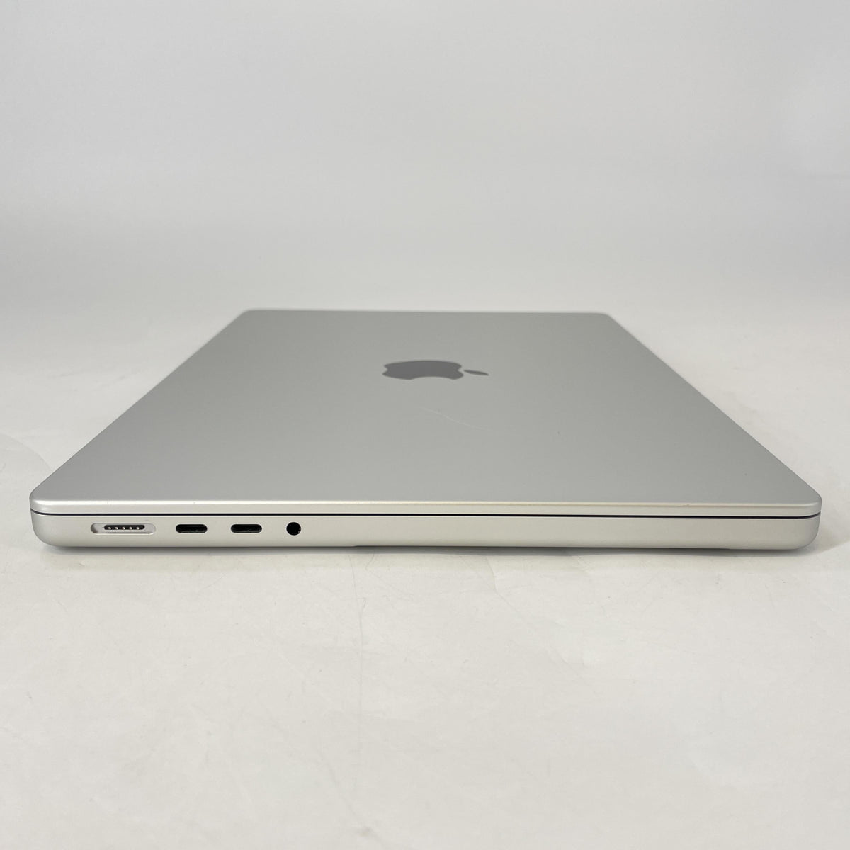 Apple MacBook Pro 14 2024 Silver M4 Max 16-Core CPU 64GB Unified Memory 2TB Solid State Drive 40-Core GPU