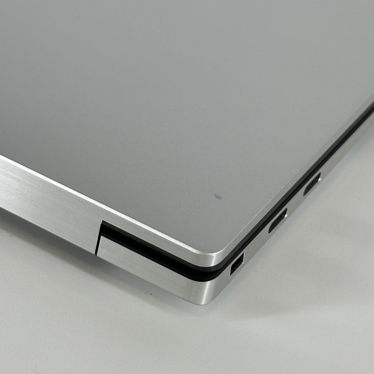 Dell XPS 15 9530 Silver 2.6 GHz Intel Core i9 13th Gen. 64GB RAM 512GB Solid State Drive NVIDIA GeForce RTX 4060 8 GB