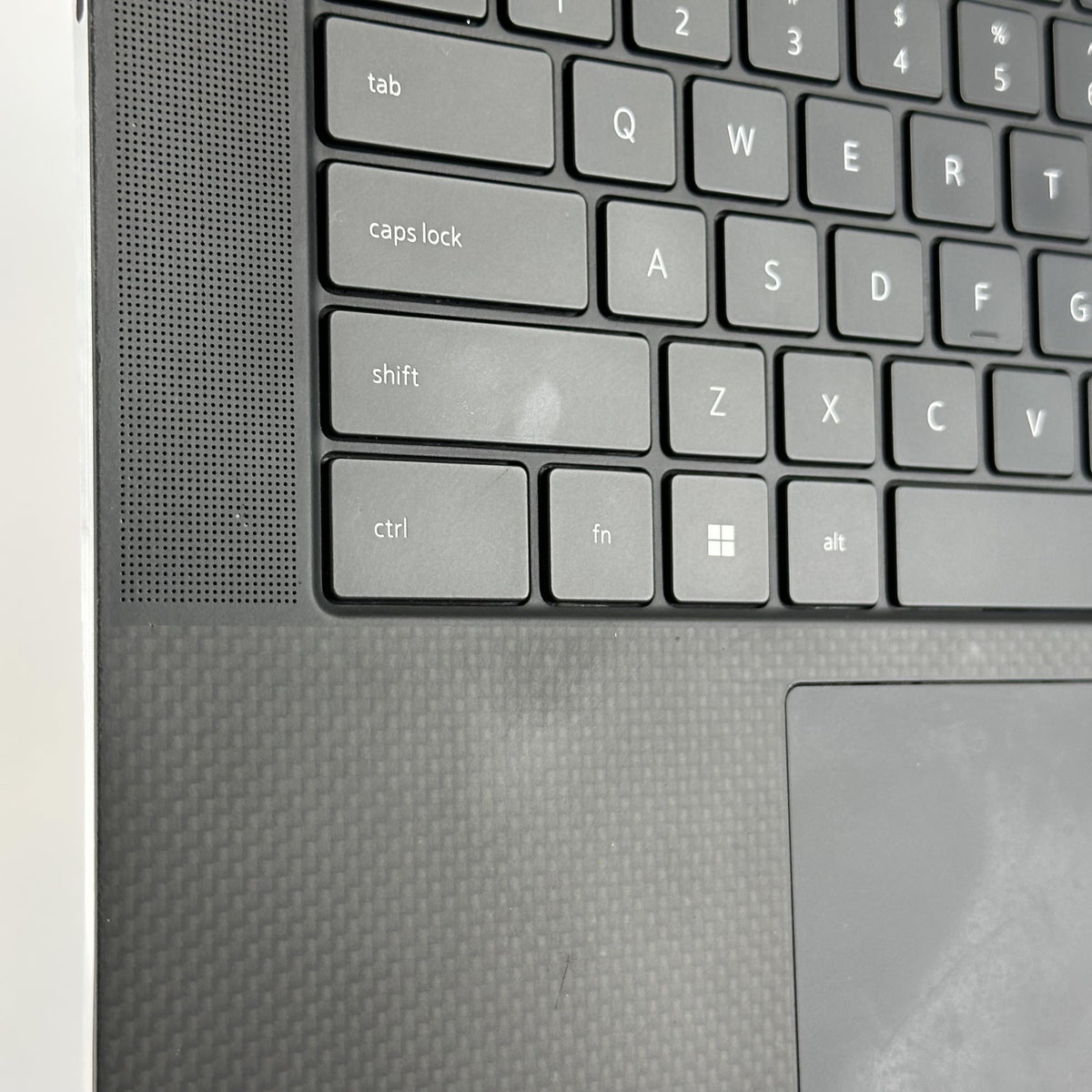 Dell XPS 15 9530 Silver 2.6 GHz Intel Core i9 13th Gen. 32GB RAM 1TB Solid State Drive NVIDIA GeForce RTX 4060 8 GB