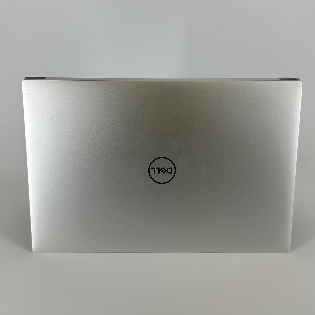 Dell XPS 15 9530 Silver 2.6 GHz Intel Core i9 13th Gen. 64GB RAM 512GB Solid State Drive NVIDIA GeForce RTX 4060 8 GB