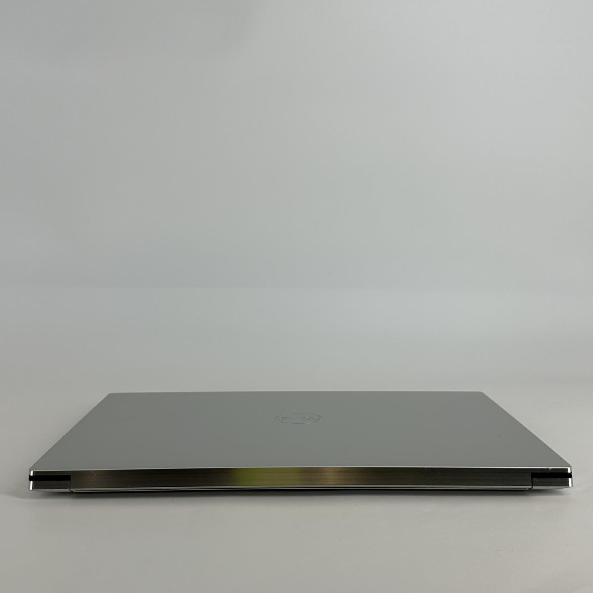 Dell XPS 15 9520 Silver 2.5 GHz Intel Core i9 12th Gen. 64GB RAM 1TB Solid State Drive NVIDIA GeForce RTX 3050 Ti 4 GB