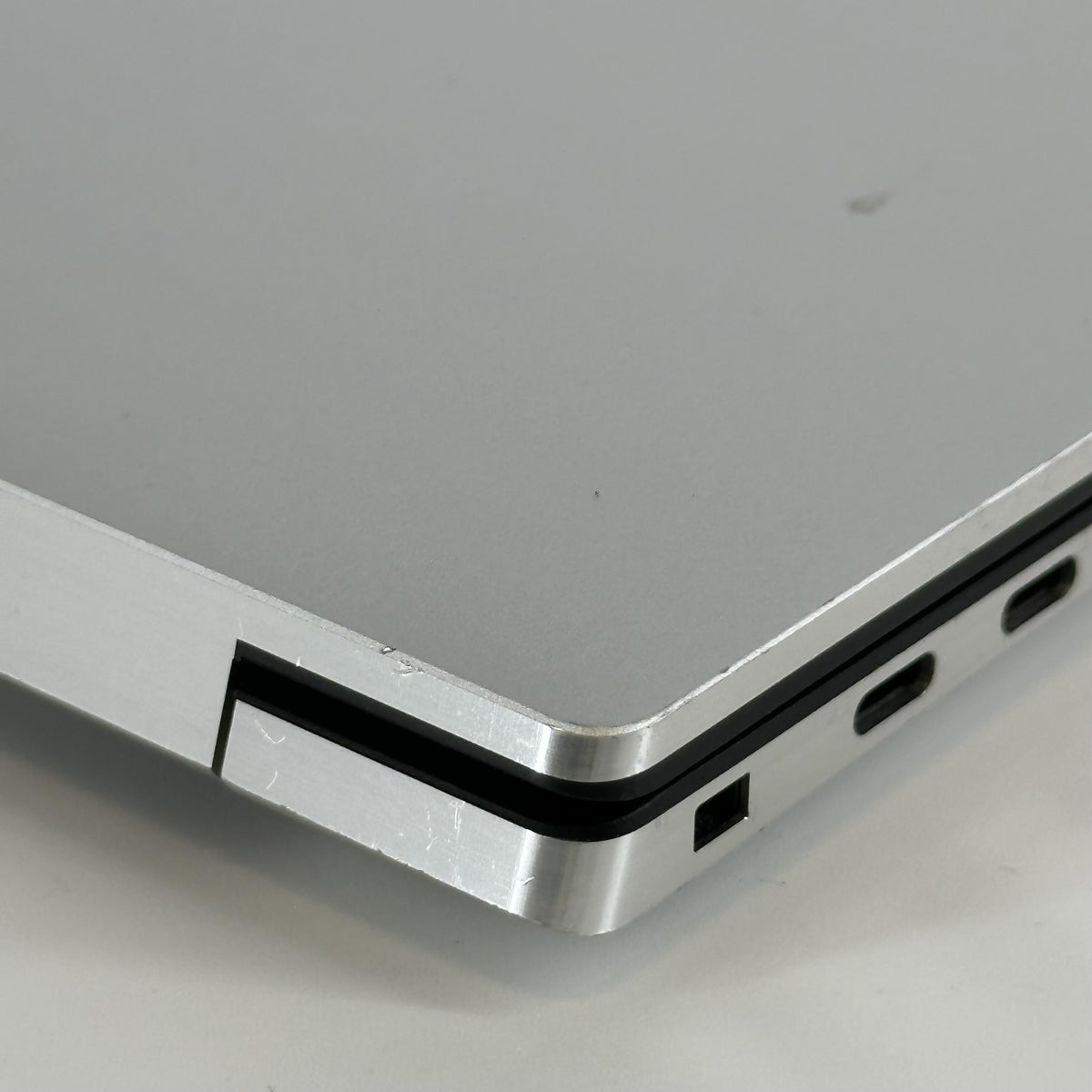 Dell XPS 15 9520 Silver 2.5 GHz Intel Core i9 12th Gen. 64GB RAM 1TB Solid State Drive NVIDIA GeForce RTX 3050 Ti 4 GB