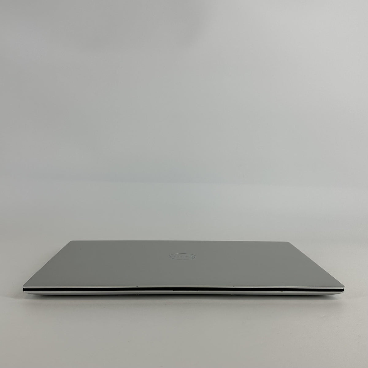 Dell XPS 15 9520 Silver 2.5 GHz Intel Core i9 12th Gen. 64GB RAM 1TB Solid State Drive NVIDIA GeForce RTX 3050 Ti 4 GB