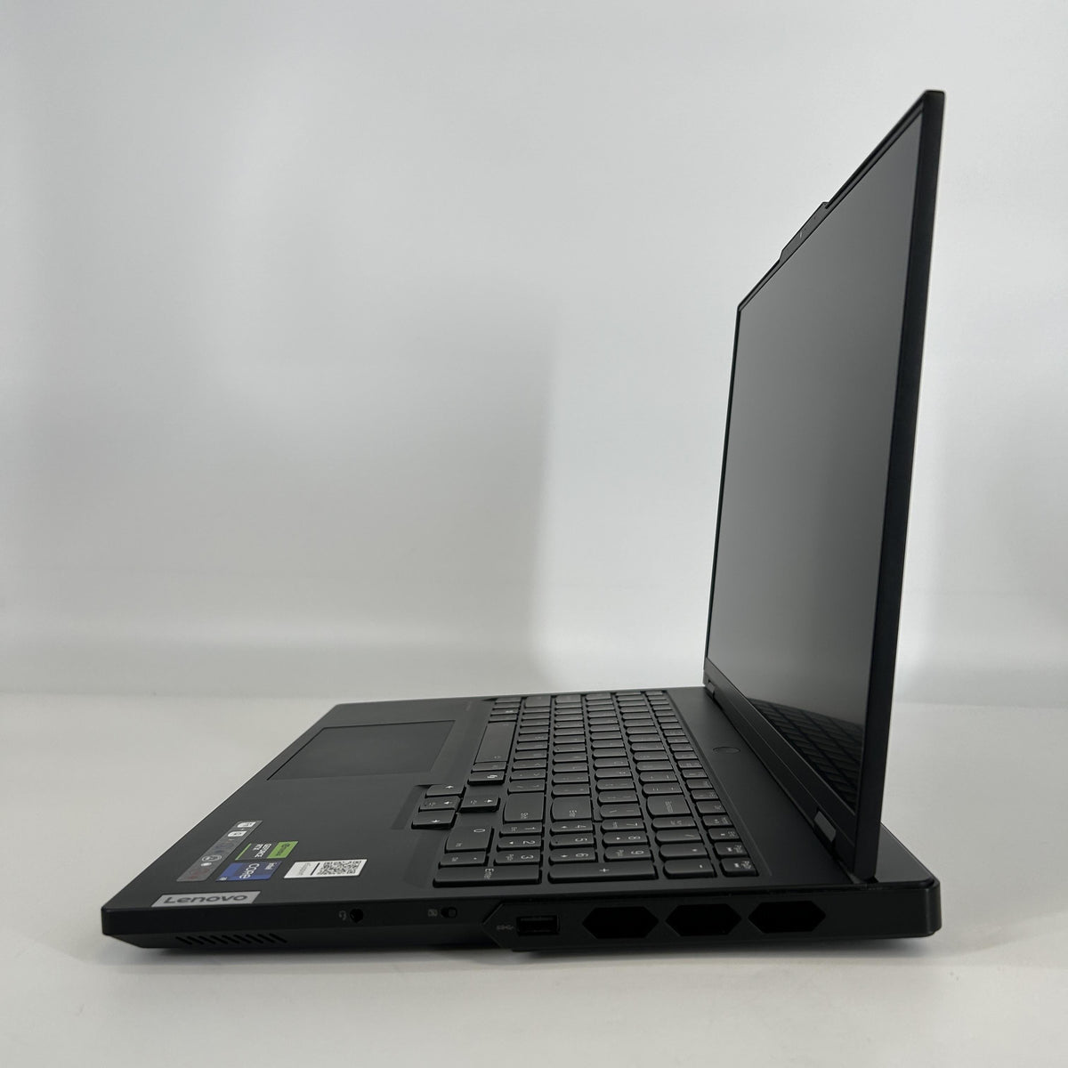 Lenovo Legion Pro 7i Gen 9 16 Black 2.2 GHz Intel Core i9 14th Gen. 32GB RAM 1TB Solid State Drive 1TB Solid State Drive NVIDIA GeForce RTX 4090 16 GB
