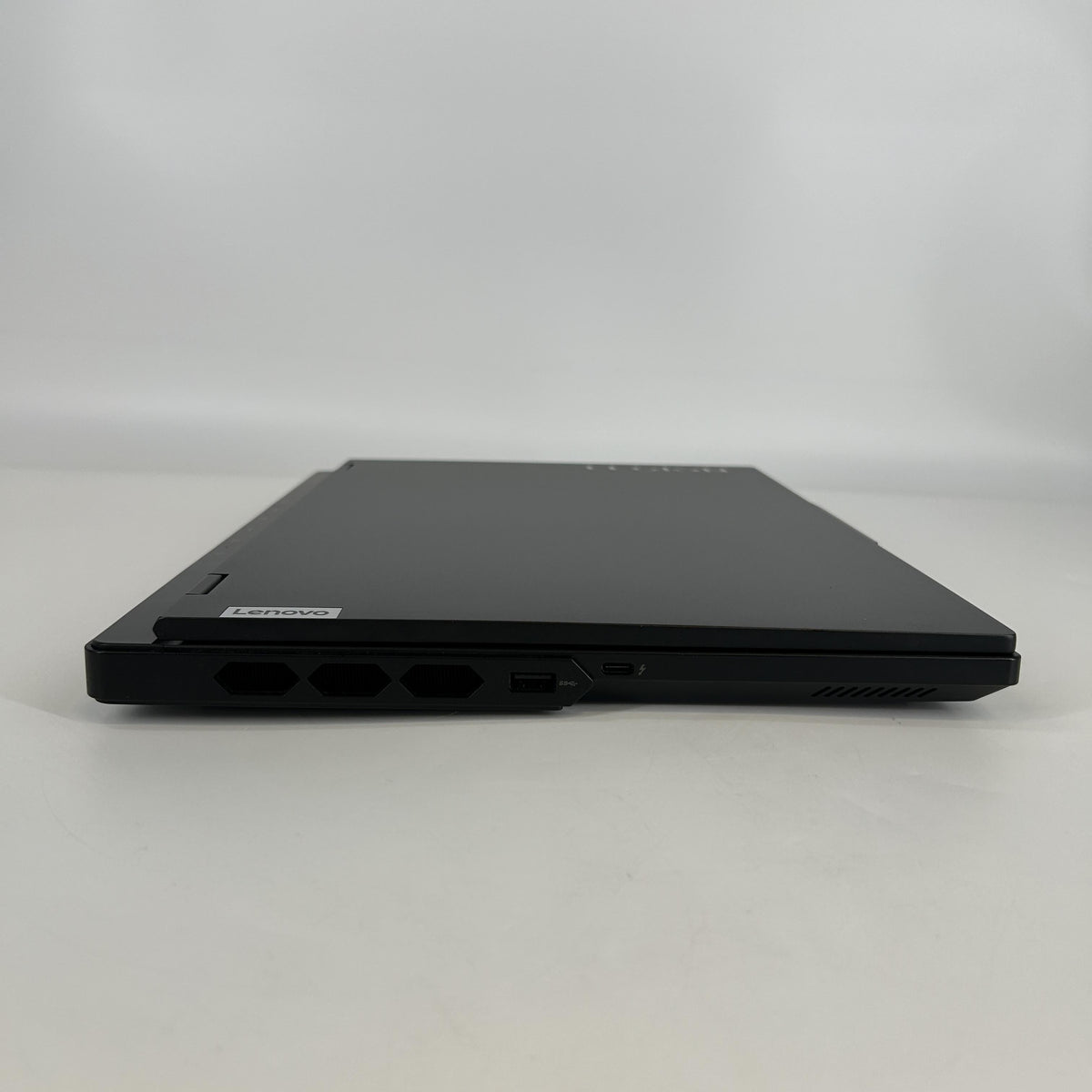 Lenovo Legion Pro 7i Gen 9 16 Black 2.2 GHz Intel Core i9 14th Gen. 32GB RAM 1TB Solid State Drive 1TB Solid State Drive NVIDIA GeForce RTX 4090 16 GB