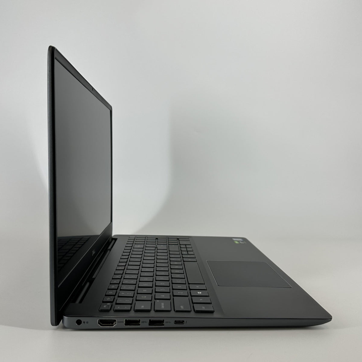 Dell Vostro 7590 15.6 Black 2.6 GHz Intel Core i7 9th Gen. 32GB RAM 512GB Solid State Drive NVIDIA GeForce GTX 1050 3 GB