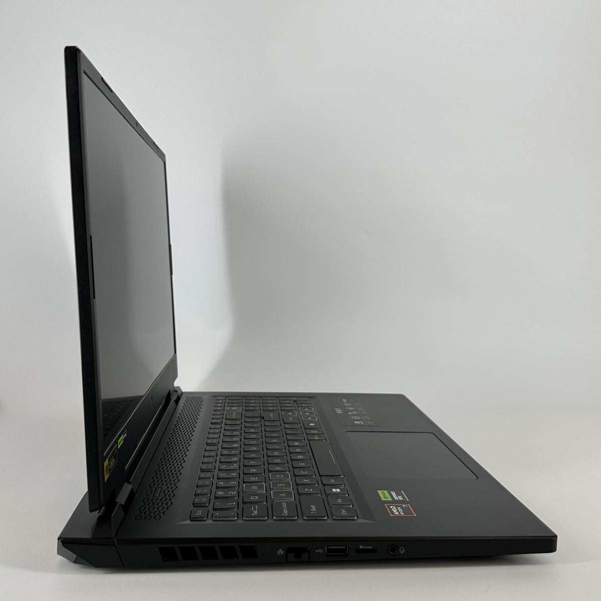 Acer Nitro 17 Black 3.8 GHz AMD Ryzen 7 8845HS 16GB RAM 1TB Solid State Drive NVIDIA GeForce RTX 4060 8 GB
