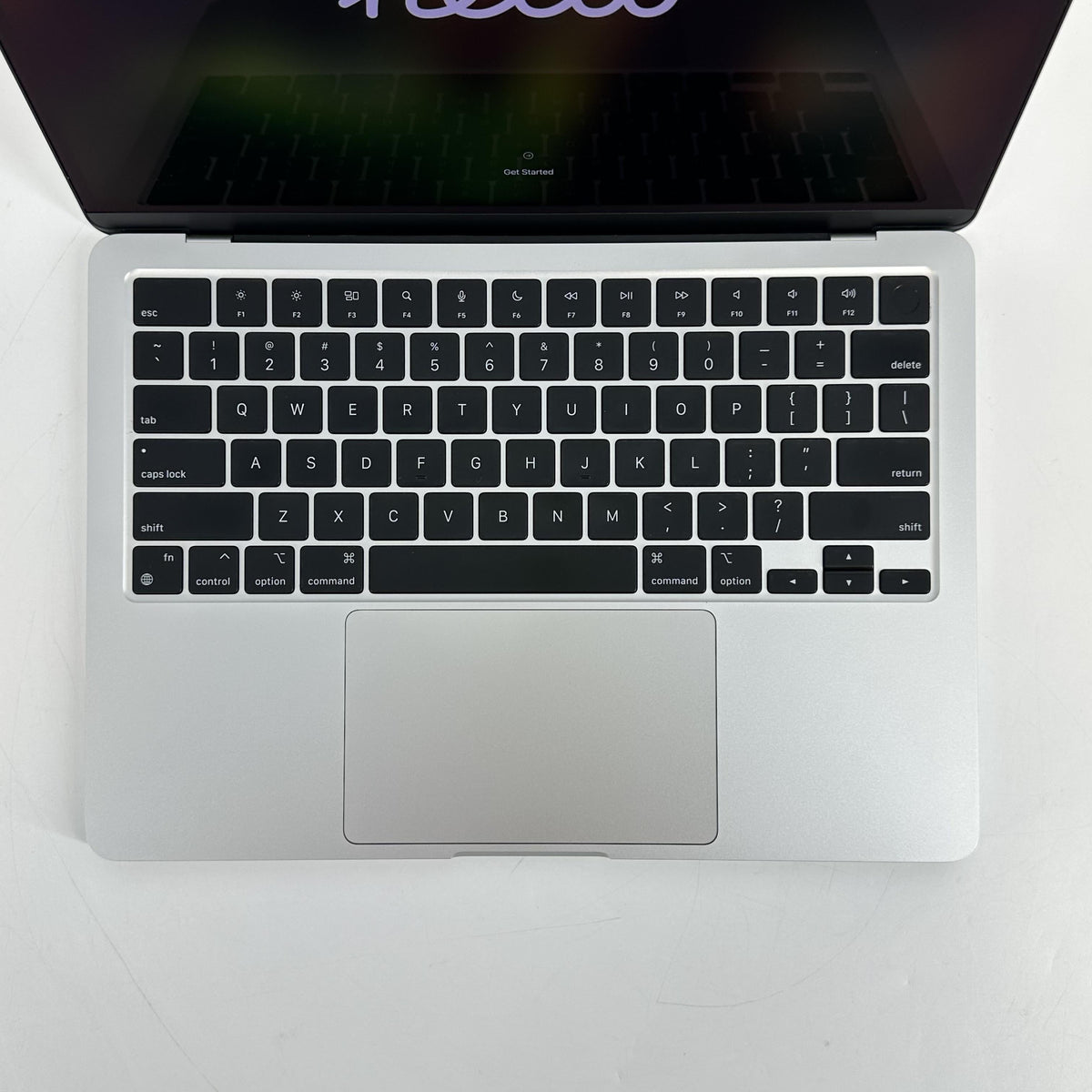 Apple MacBook Air 13 2022 Silver 3.49 GHz M2 8-Core CPU 8GB Unified Memory 256GB Solid State Drive 8-Core GPU