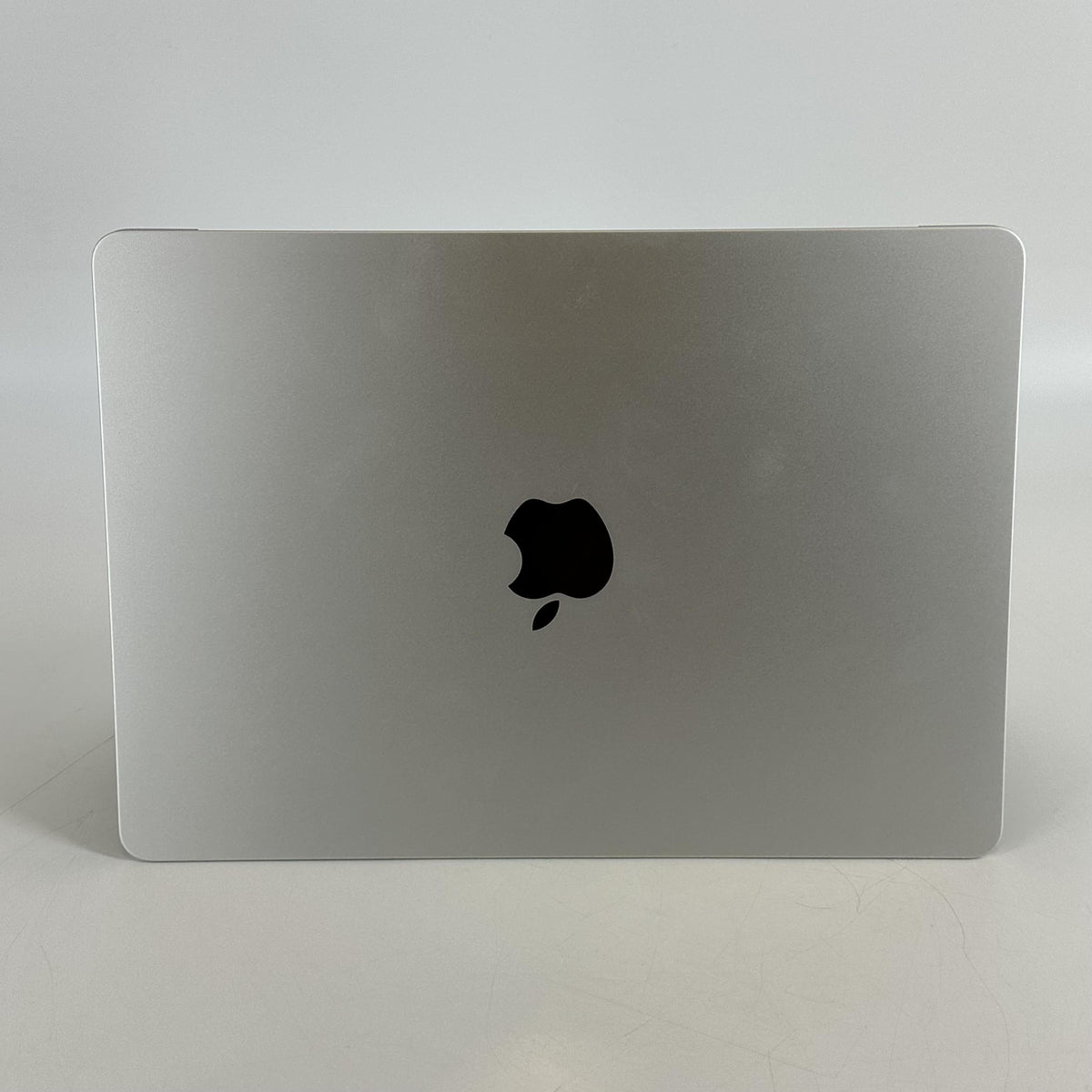 Apple MacBook Air 13 2022 Silver 3.49 GHz M2 8-Core CPU 8GB Unified Memory 256GB Solid State Drive 8-Core GPU