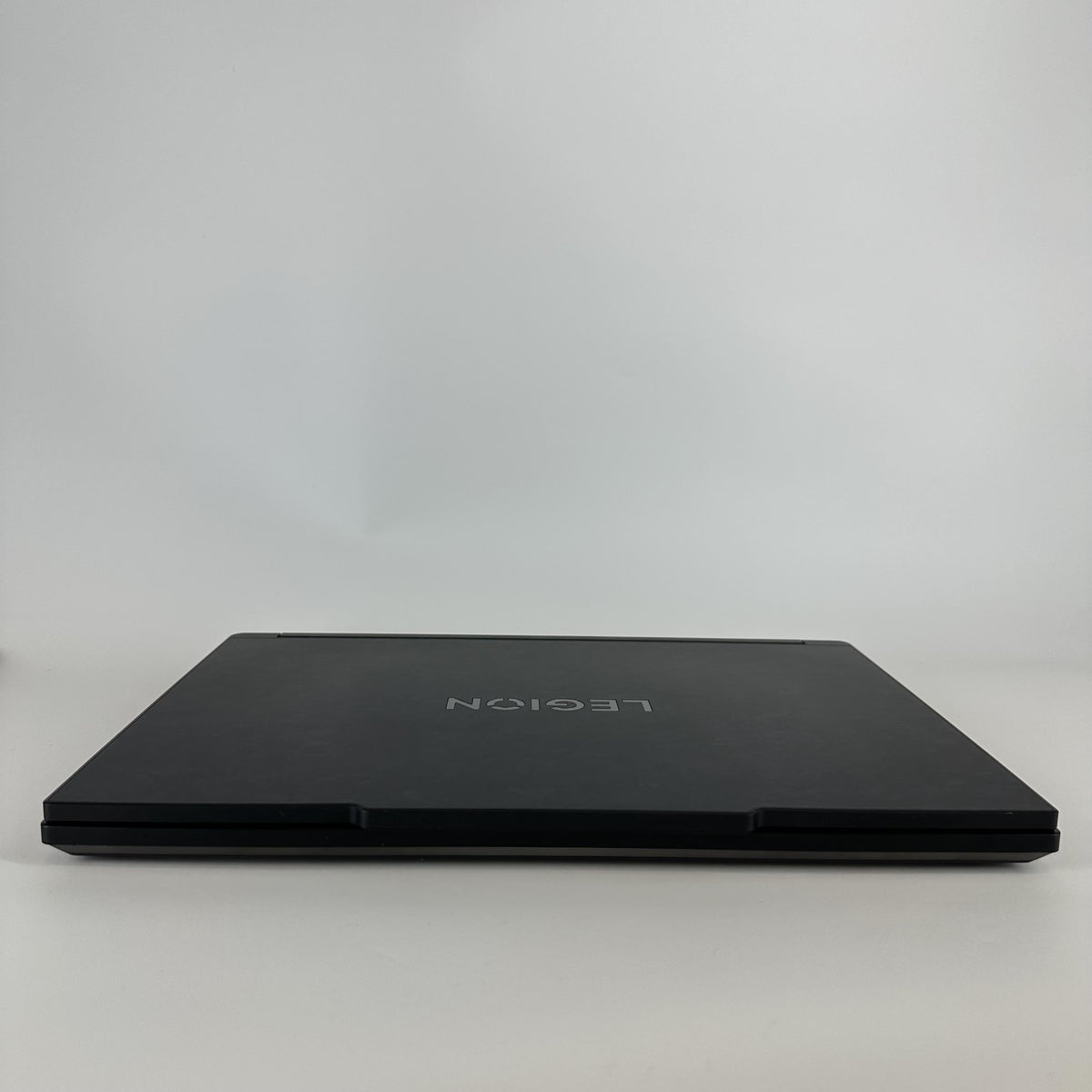 Lenovo Legion 9i Gen 10 16 Black 2.7 GHz Intel Core Ultra 9 Series 2 32GB RAM 1TB Solid State Drive NVIDIA GeForce RTX 5080 16 GB
