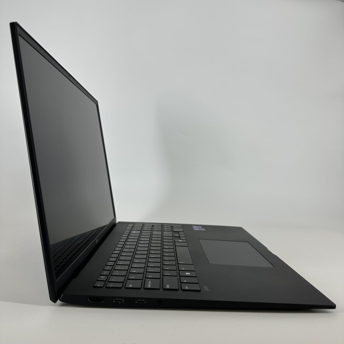 LG Gram Pro 17 Black 2.2 GHz Intel Core Ultra 7 Series 2 32GB RAM 1TB Solid State Drive 1TB Solid State Drive