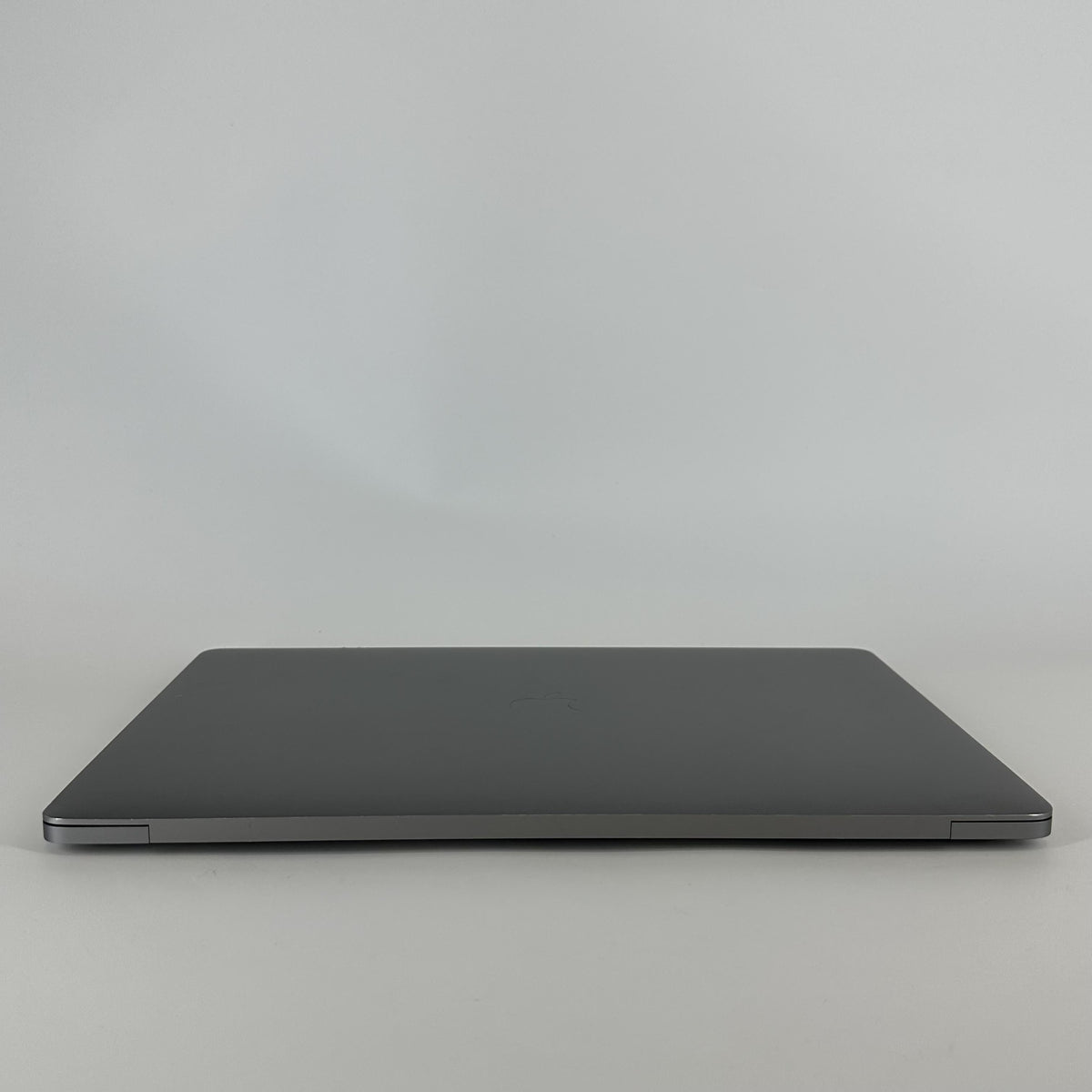 Apple MacBook Pro 16 Touch Bar 2019 Space Gray 2.6 GHz Intel Core i7 9th Gen. 32GB RAM 512GB Solid State Drive AMD Radeon Pro 5500M 4 GB