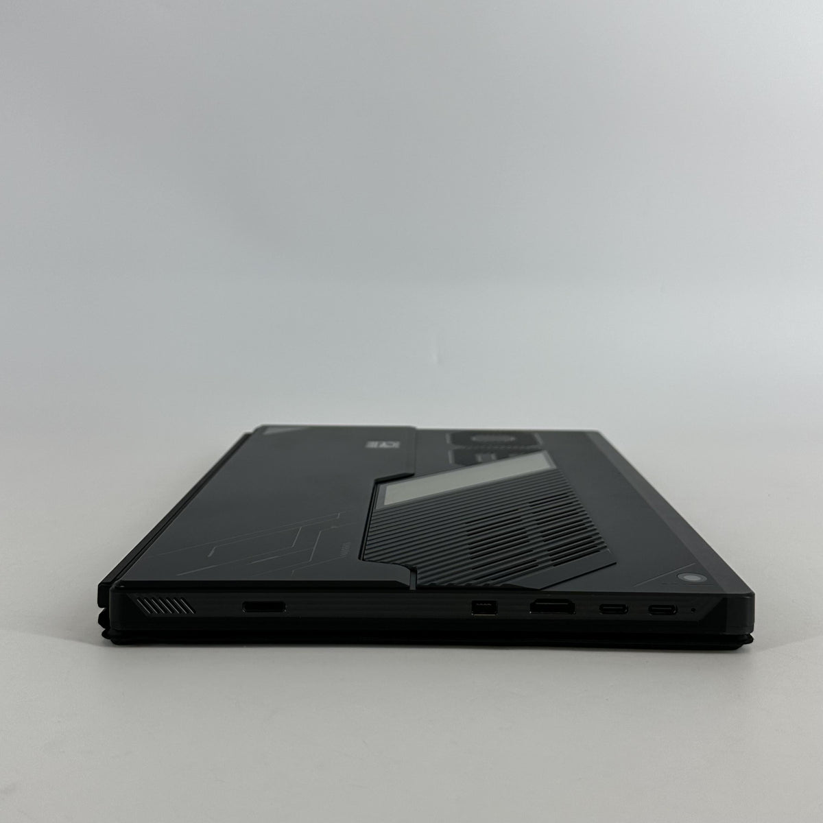Asus ROG Flow Z13 GZ302 13.4 Black 3.0 GHz AMD Ryzen AI MAX+ 395 64GB RAM 1TB Solid State Drive