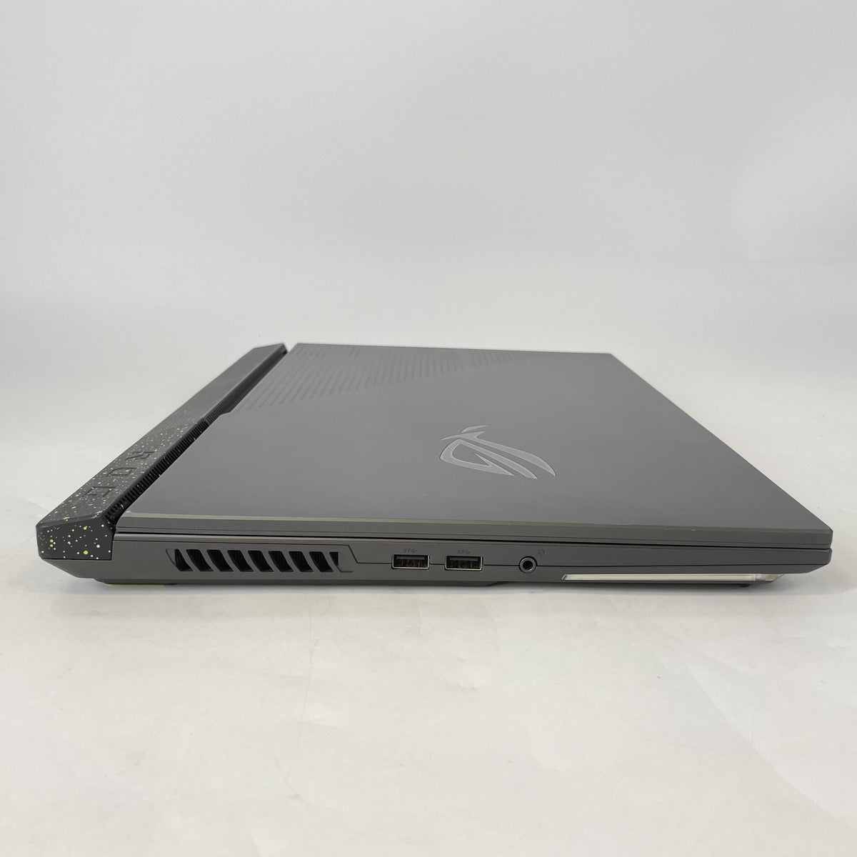 Asus ROG Strix G17 G713 17.3 Gray 2.4 GHz AMD Ryzen 9 7940HX 32GB RAM 2TB Solid State Drive NVIDIA GeForce RTX 4070 8 GB