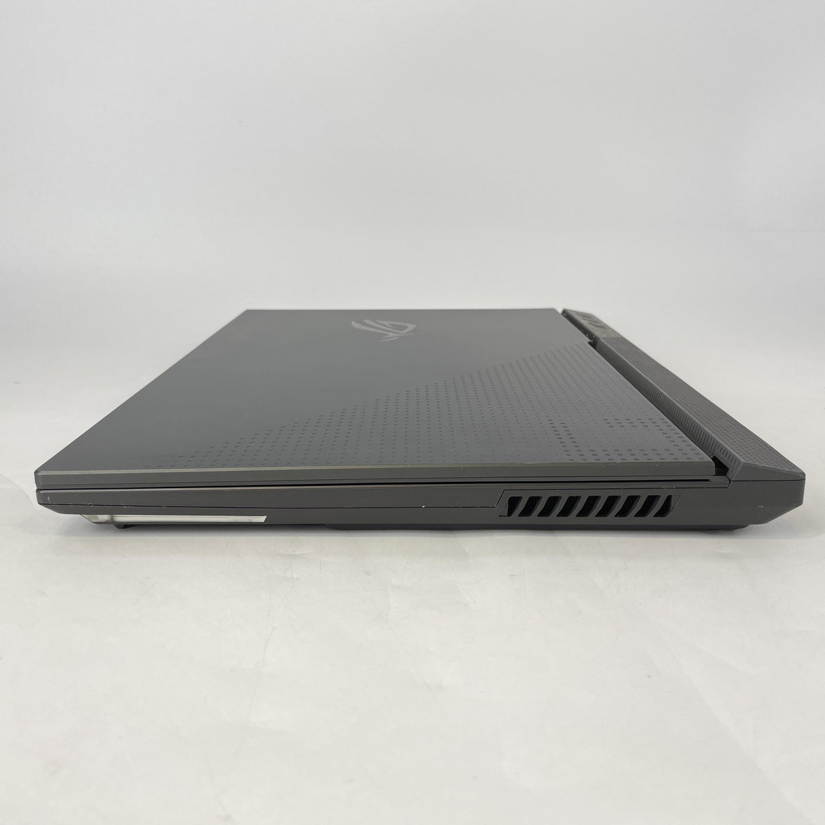 Asus ROG Strix G17 G713 17.3 Gray 2.4 GHz AMD Ryzen 9 7940HX 32GB RAM 2TB Solid State Drive NVIDIA GeForce RTX 4070 8 GB