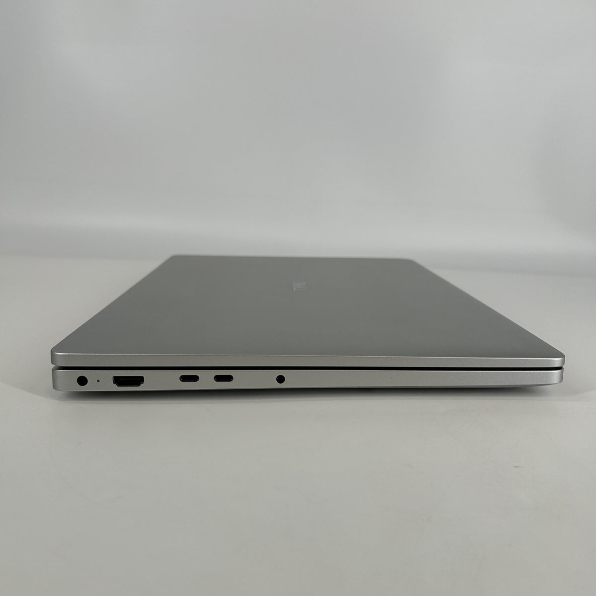 Dell Pro 16 PC16250 Platinum Silver 2.0 GHz Intel Core Ultra 5 Series 2 16GB RAM 256GB Solid State Drive