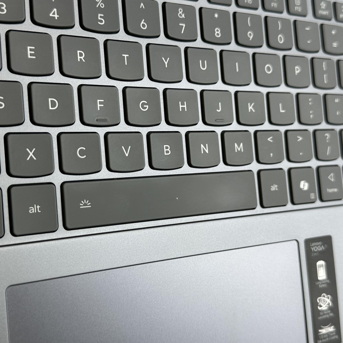 Lenovo Yoga 7i 16 Gray 2.1 GHz Intel Core Ultra 5 Series 2 16GB RAM 512GB Solid State Drive