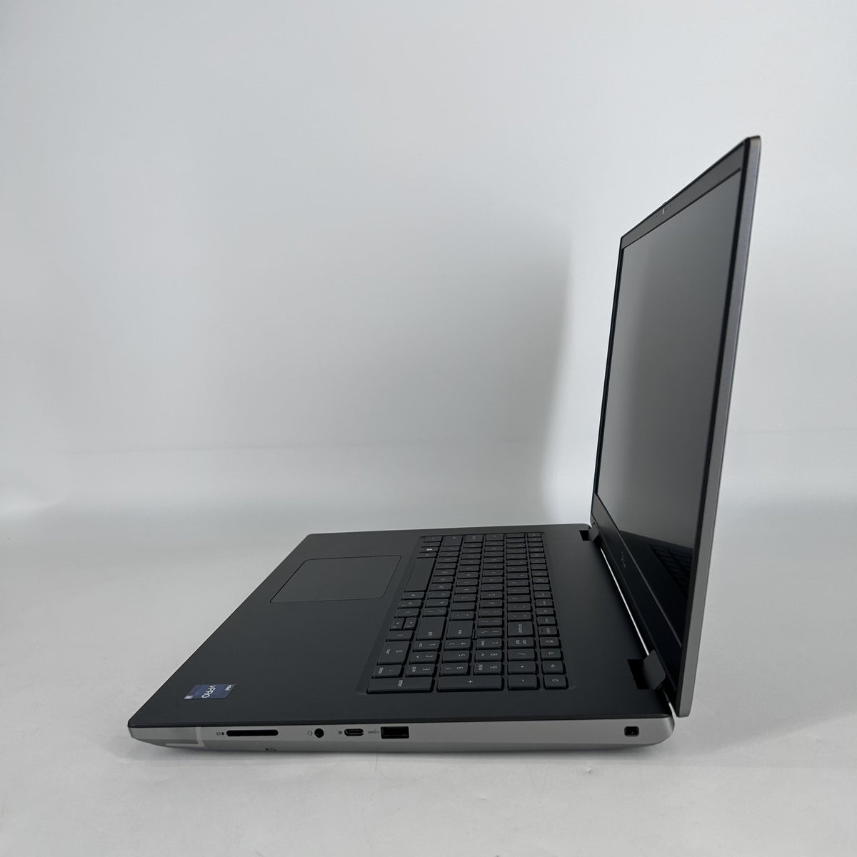 Dell Precision 7780 17.3 Gray 2.2 GHz Intel Core i9 13th Gen. 64GB RAM 1TB Solid State Drive NVIDIA RTX 1000 Ada 6 GB