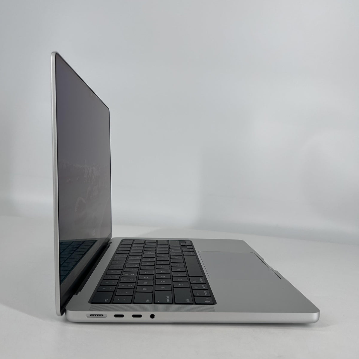 Apple MacBook Pro 14 2025 Silver M5 10-Core CPU 16GB Unified Memory 512GB Solid State Drive 10-Core GPU