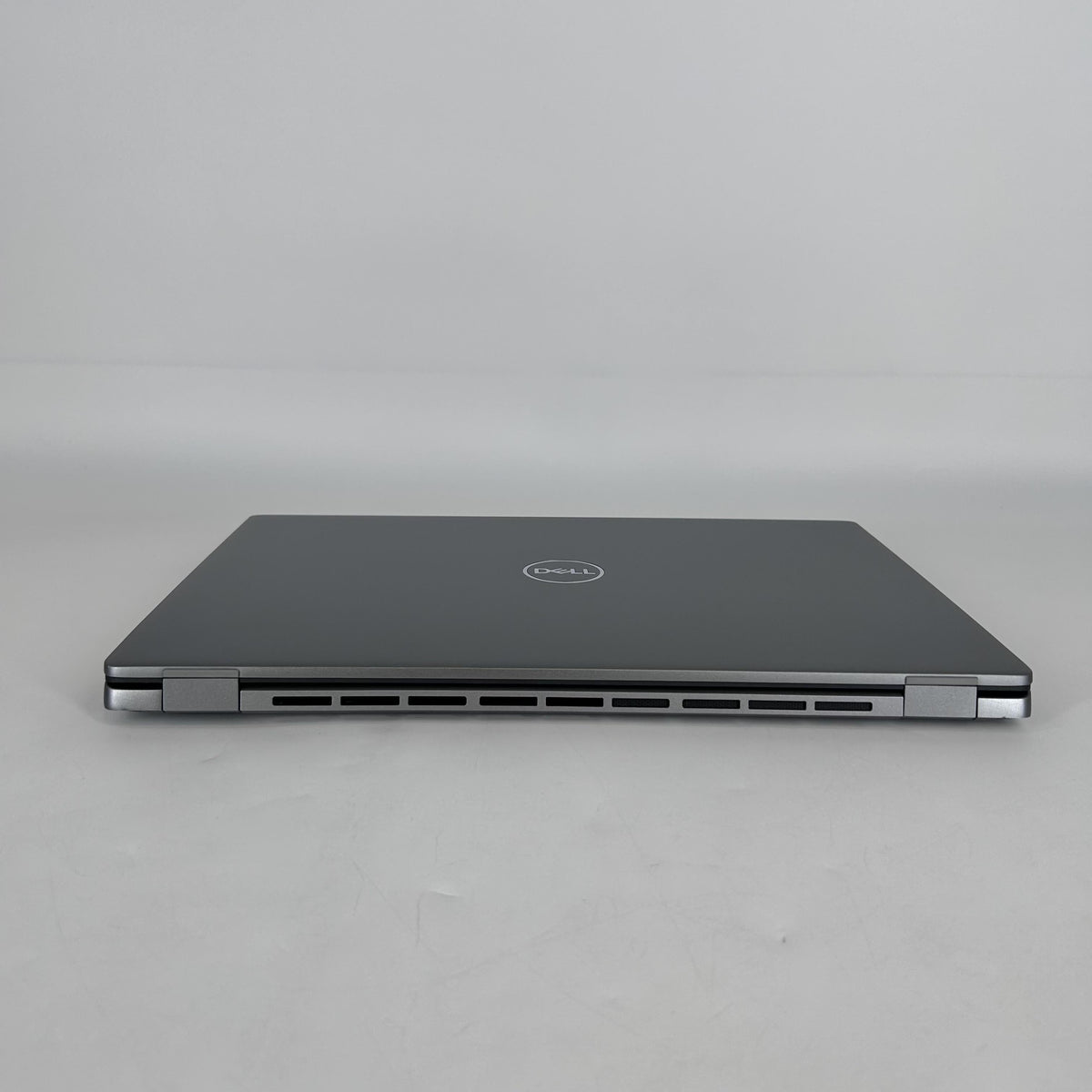 Dell Latitude 7650 16 Gray 2.1 GHz Intel Core Ultra 7 32GB RAM 1TB Solid State Drive