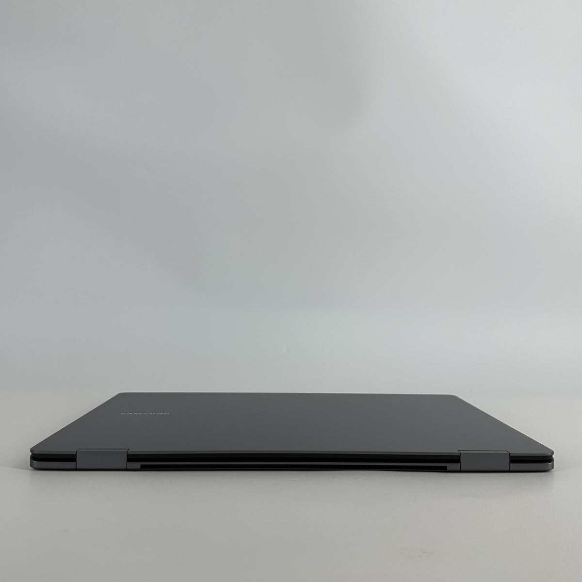 Samsung Galaxy Book5 Pro 360 16 Gray 2.2 GHz Intel Core Ultra 7 Series 2 32GB RAM 1TB Solid State Drive