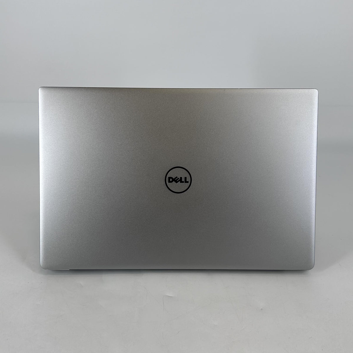 Dell XPS 13 9350 Silver 2.2 GHz Intel Core i7 6th Gen. 16GB RAM 512GB Solid State Drive